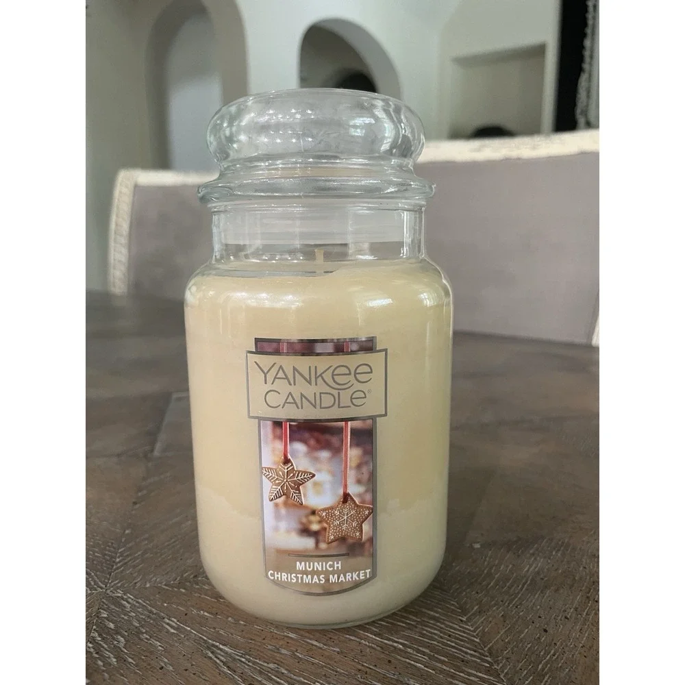 Yankee Candle Munich Christmas Market 22‎ oz Large Jar – Orange, Cocoa & Spice